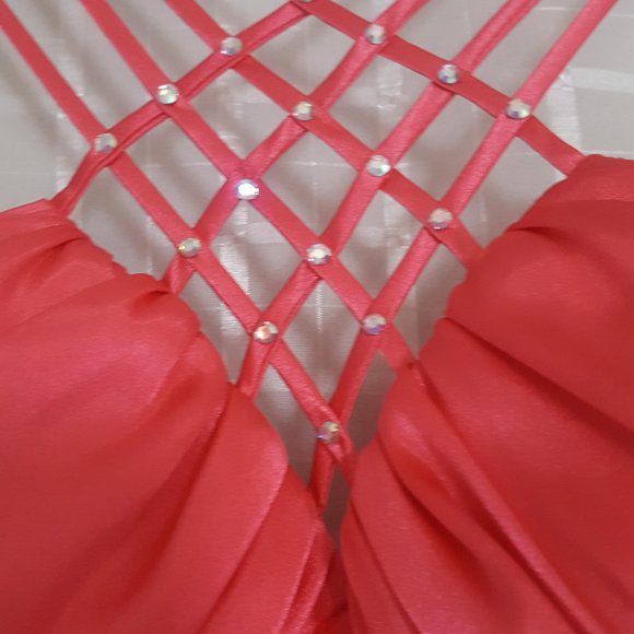 BEAUTIFUL, LONG, ELEGANT, DRESS BY: CAROL LIN SIZE 4 COLOR: CORAL (PEONY) - Picture 2 of 8